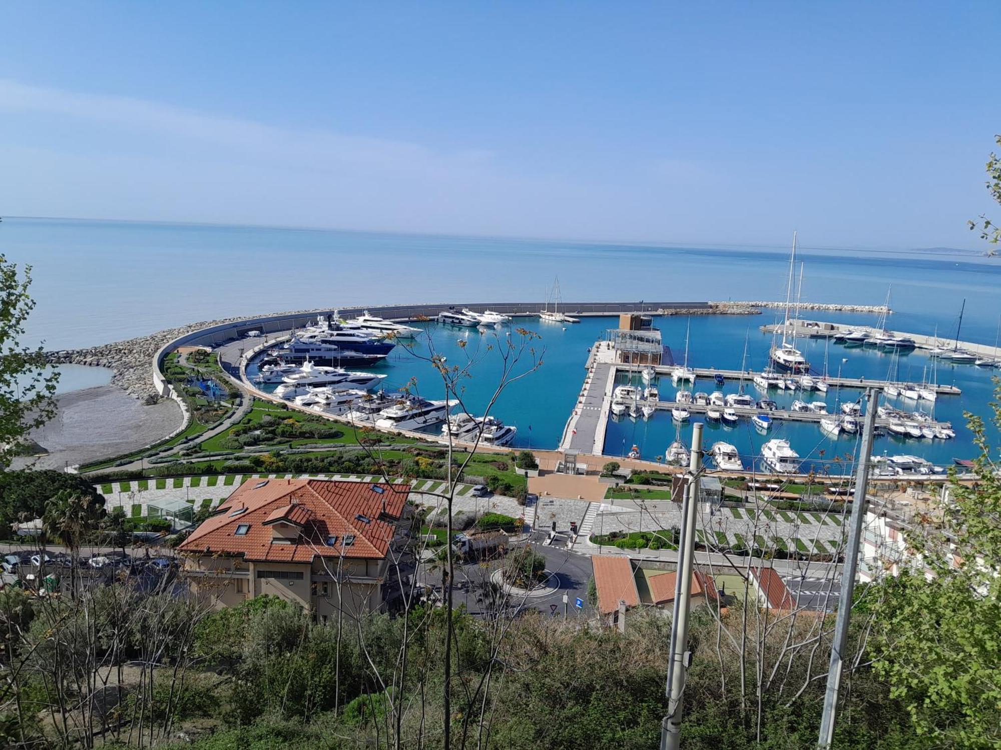 Appartamento Carrerapiana Pigna Exteriör bild