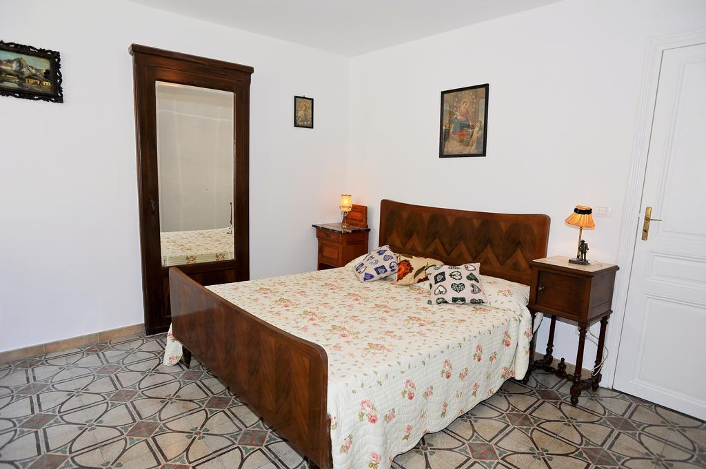 Appartamento Carrerapiana Pigna Exteriör bild